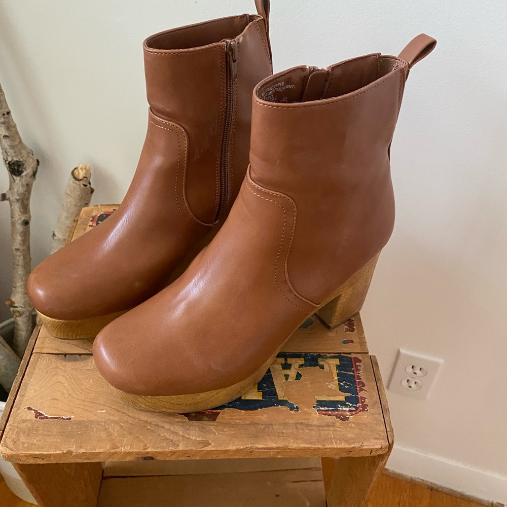 Cognac Platform Boots 9.5